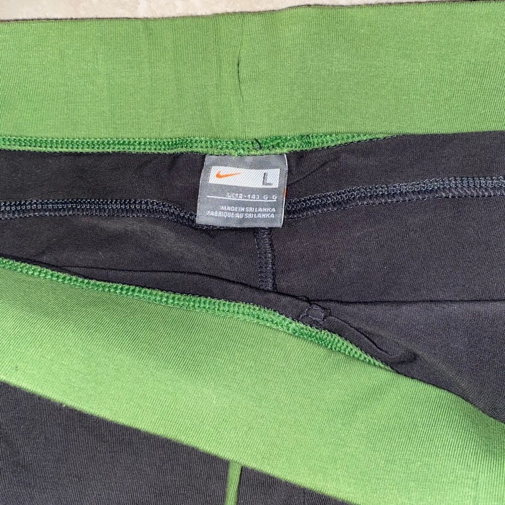Nike Women’s Exercise Shorts - Picture 2 of 2